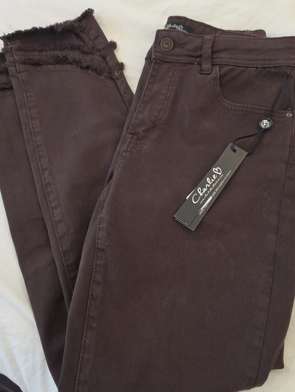 Charlie B Brown Shaggy Ankle Jeans Size 6 NWT